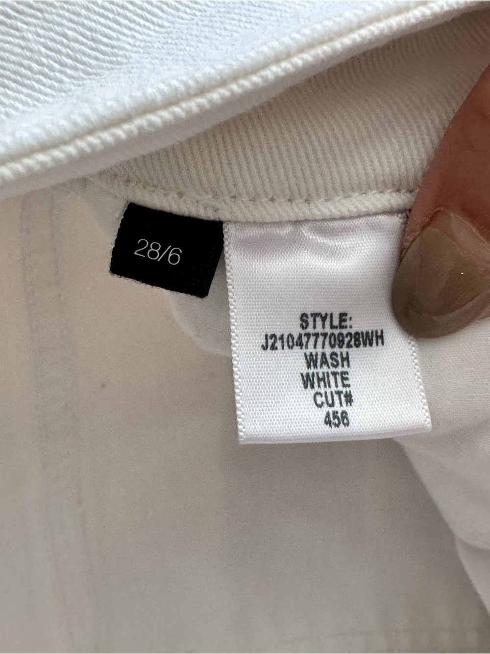 🔹 Veronica Beard Jaylen High Rise Pleated White Denim Shorts | Size 28 - Picture 3 of 10